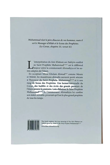 The back cover of a book in French, showing the title, author, extensive text paragraphs, a barcode, and a small website URL at the bottom, photographed against a white background.